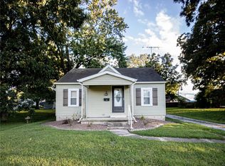 1050 Kane St, Carlyle, IL