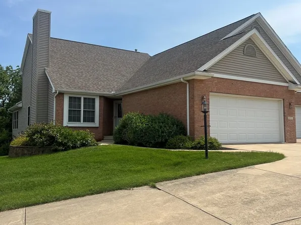 1712 Tin Cup Rd, Mahomet, IL 61853