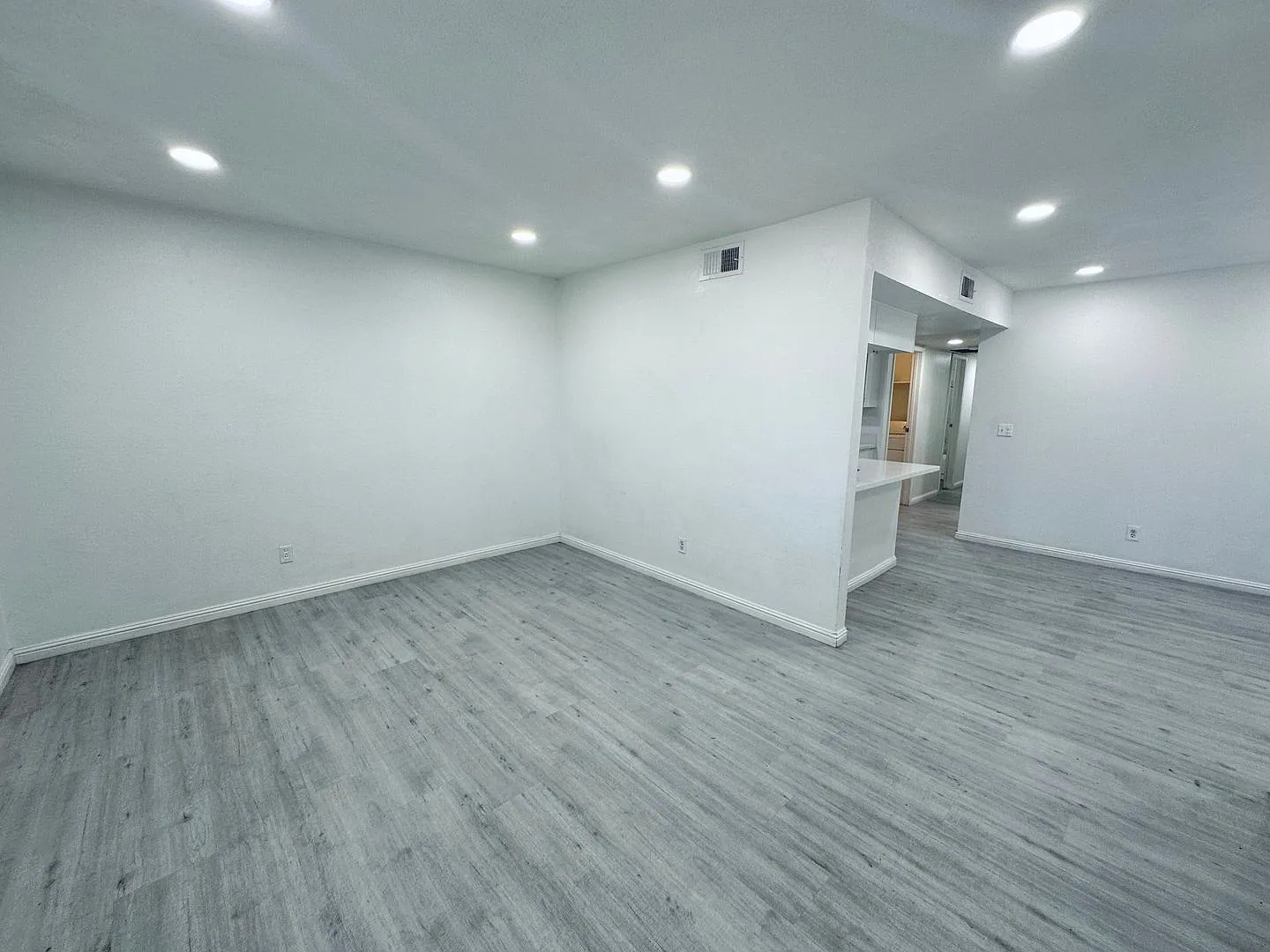 4225 Stewart Ave — Photo 2