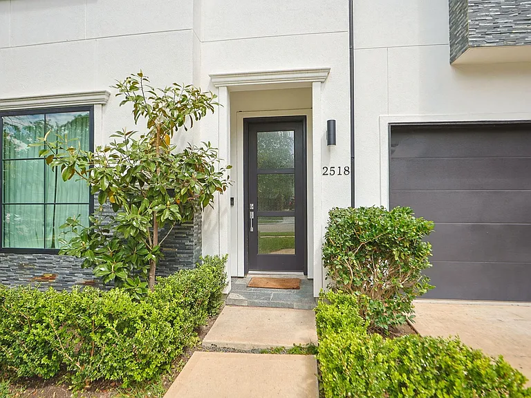 2518 Southgate Blvd — Photo 3