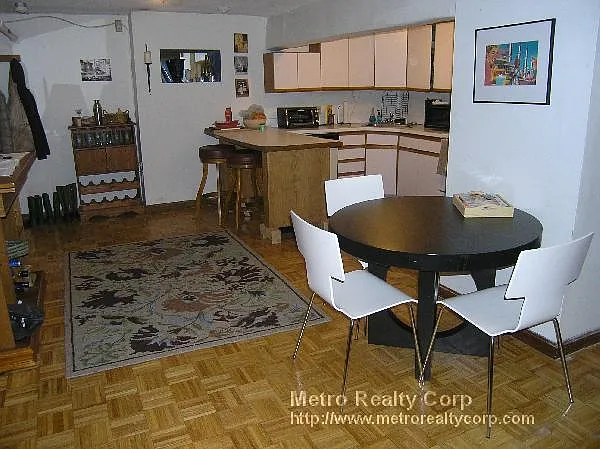 76 Egmont St #B — Photo 3