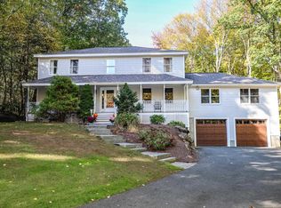 24 Ledgewood Rd, Bedford, NH 03110