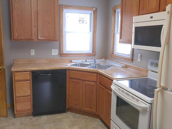 2nd image of 802 S 1st Ave