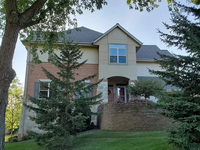 18825 Eagle Dr — Photo 2