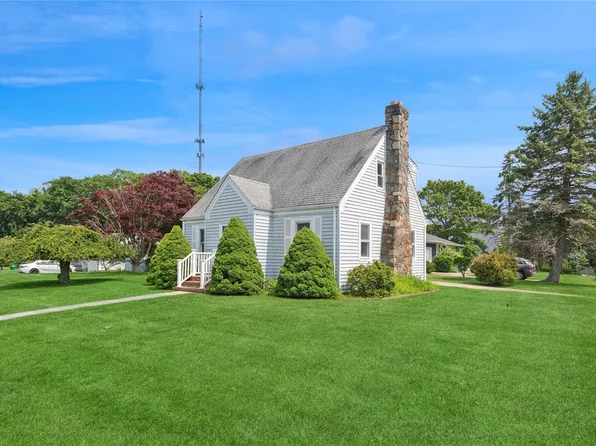 1295 Washington Avenue, Greenport, NY 11944