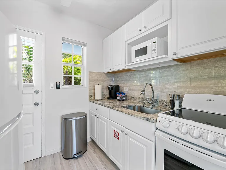 3015 Seville St #7 — Photo 14