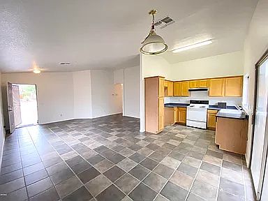 5th image of 1710 E Desert Ln
