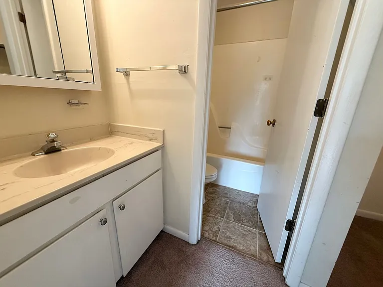 319 Harvest Dr — Photo 22