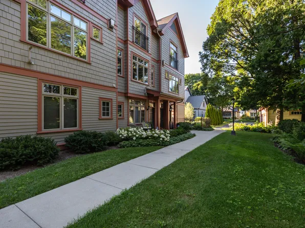 2226 E Edgewood Ave #2226, Shorewood, WI 53211
