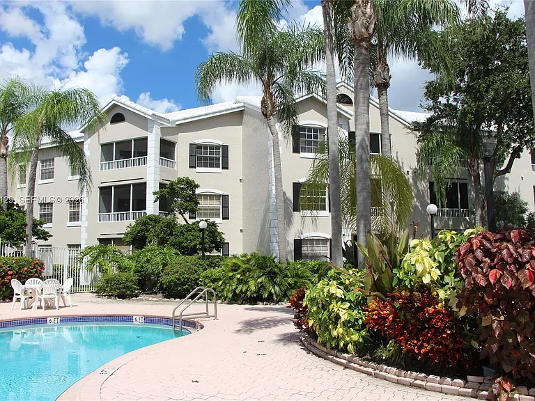 2890 N Oakland Forest Dr #204 — Photo 34