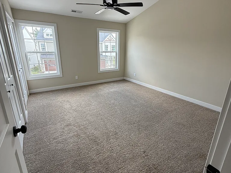 1604 Melanie Ln — Photo 12