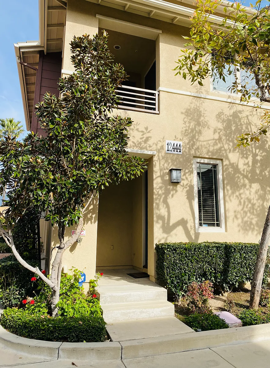 Building Photo - 12444 Benton Dr #2