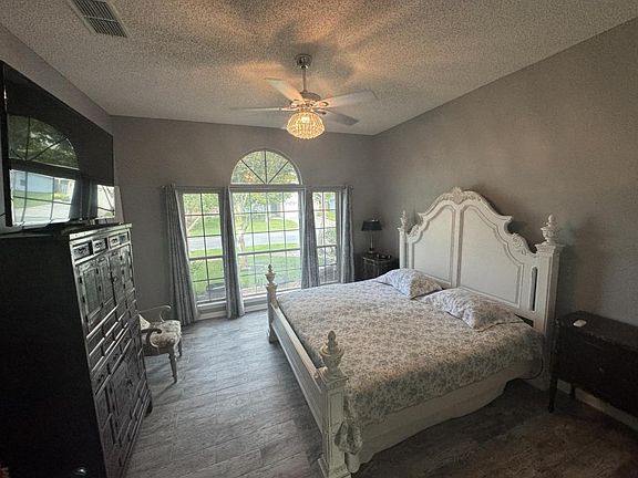 3rd image of 4517 Pebble Brook Dr