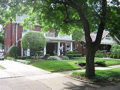 1st image of 19 Ivanhoe Ave