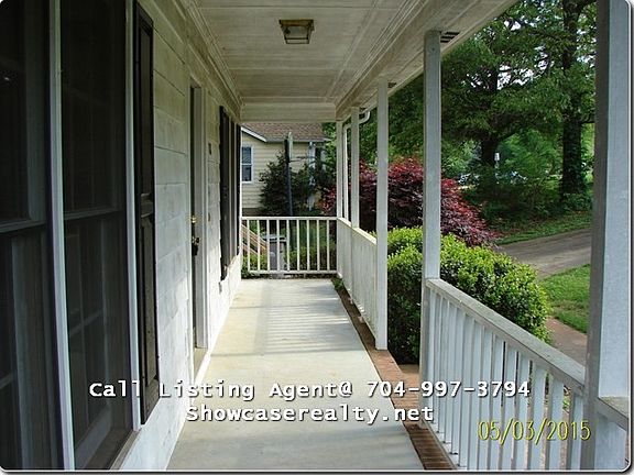 3rd image of 118 Creek Haven Dr