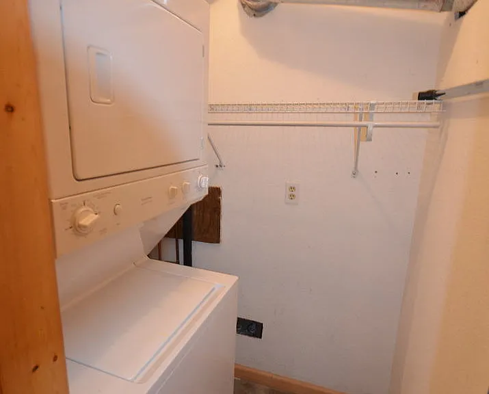 119-121 Flintstone Ln #123 — Photo 8