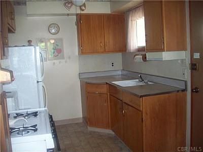 2nd image of 2936 Hiawatha St