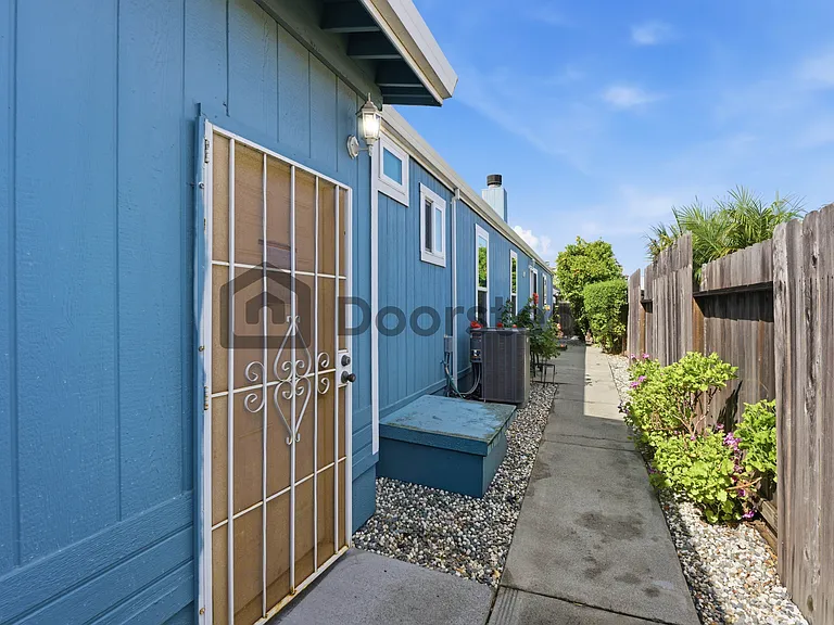 2555 Flosden Rd #122 — Photo 48
