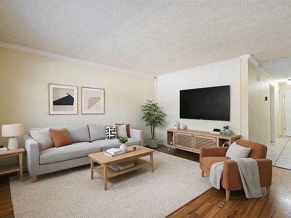 3rd image of 320 Lakeview St APT 221