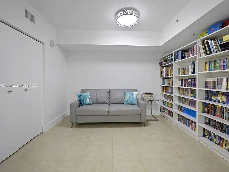 16699 Collins Ave #3306 — Photo 8