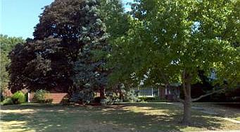 3rd image of 100 NE Normandy Ln