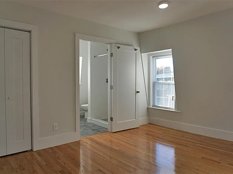 2 Osgood St — Photo 6