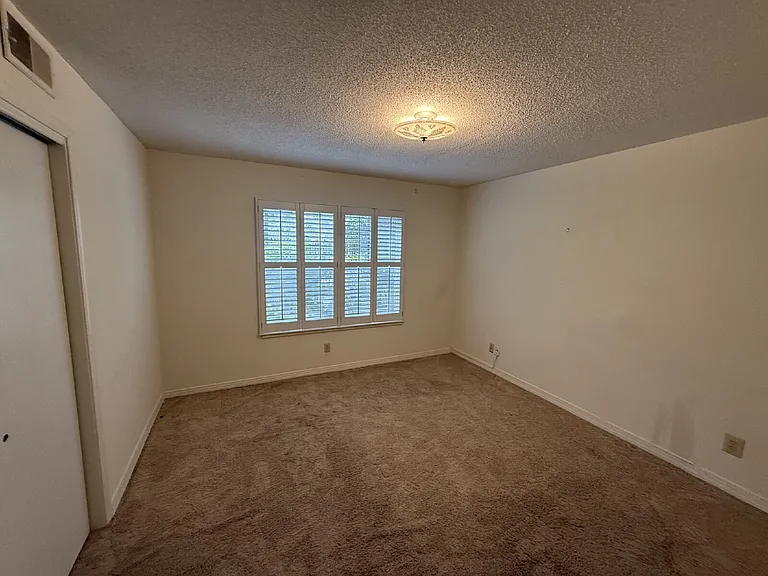 4009 Old Shell Rd #C17 — Photo 7
