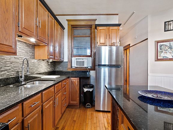 2nd image of 344 N Austin Blvd APT 1