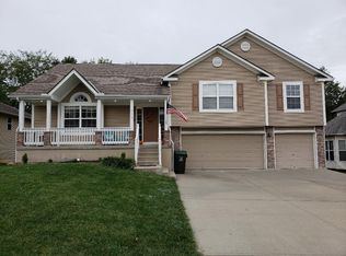 514 Fountain Hills Dr, Warrensburg, MO 64093