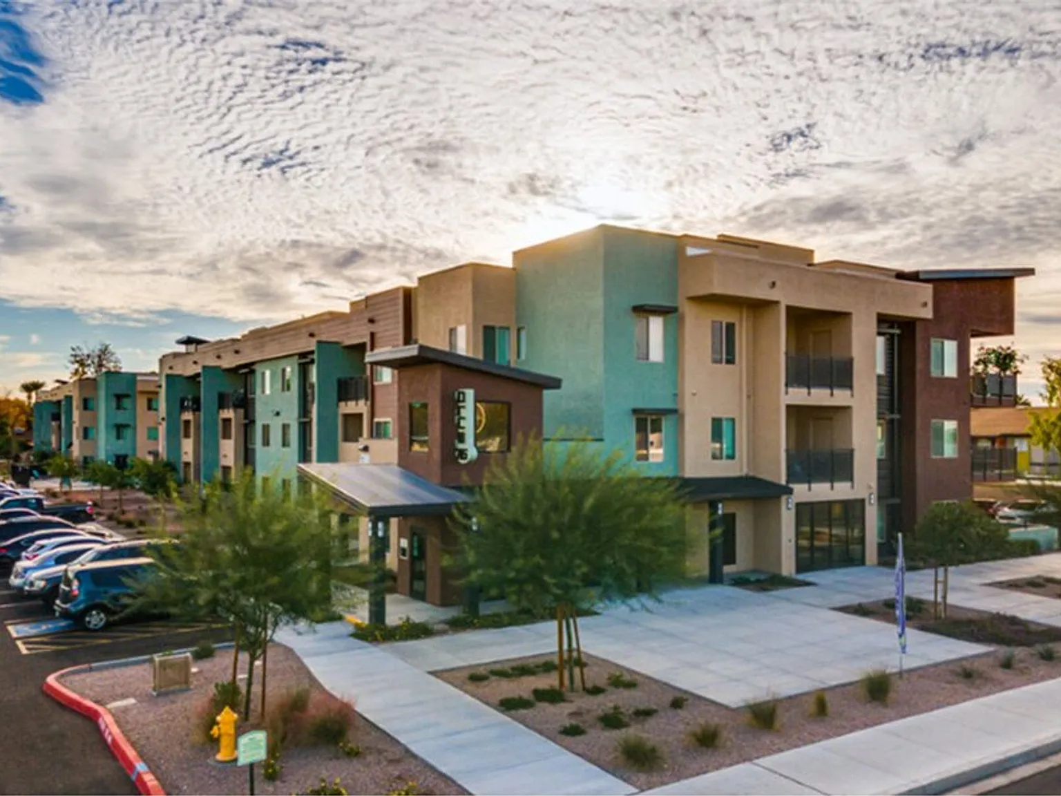Club 715 Apartments — Photo 1