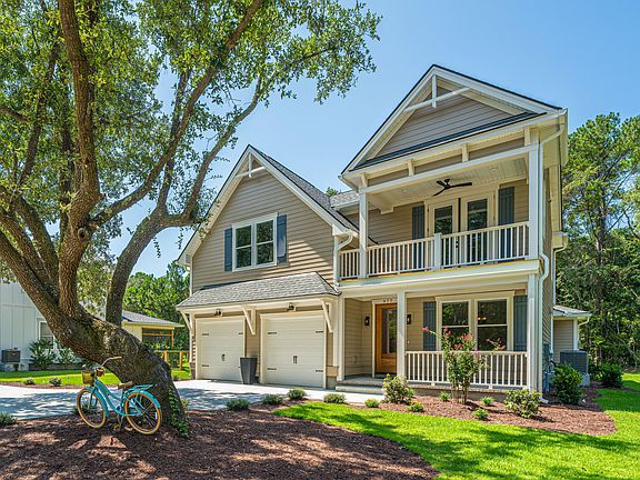 2nd image of 977 Bellas Ln