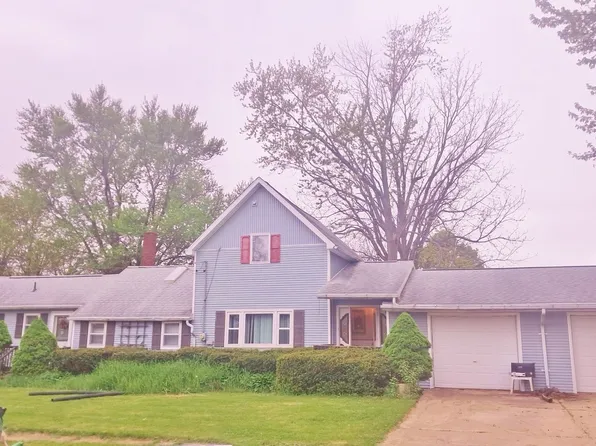 104 Hubbard Ct, La Moille, IL 61330