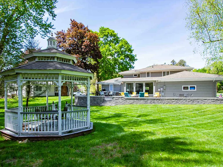 1 Creekside Ln — Photo 12