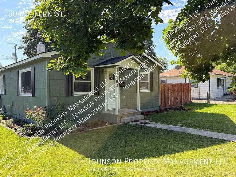 504 S Fern St — Photo 2