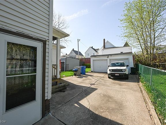 4th image of 4003 Behrwald Ave