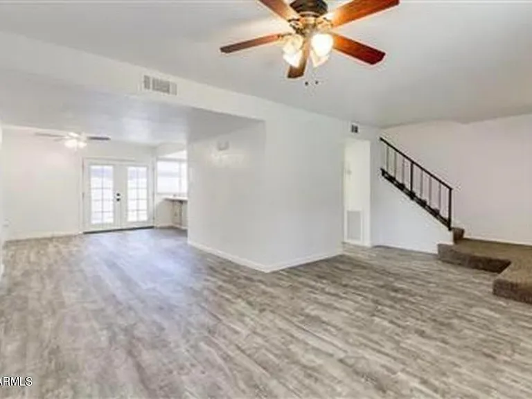 1728 E Ellis Dr — Photo 3