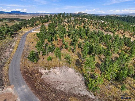 2nd image of 24 Three Peaks Pass Rd