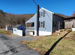1 Vine St, Port Clinton, PA 19549