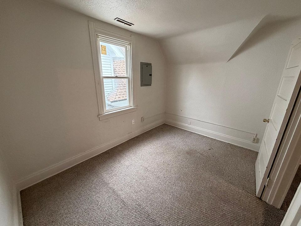 1st image of 240 Dexter St #2