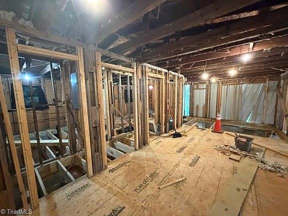 5th image of 3308 Creekridge Country Rd
