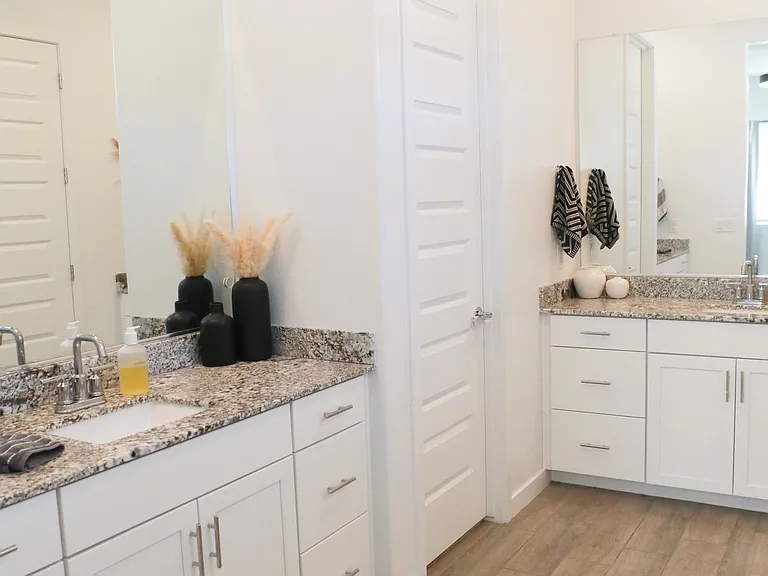 827 W Flatiron Trl — Photo 13