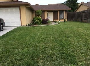 9 Icarus Ct, Sacramento, CA 95823