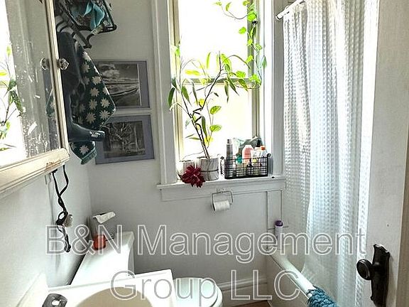 5th image of 4893 N Hermitage Ave APT 3