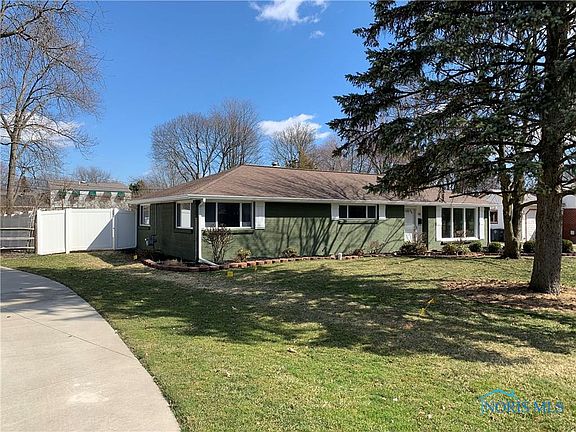 3rd image of 541 Loomis Dr