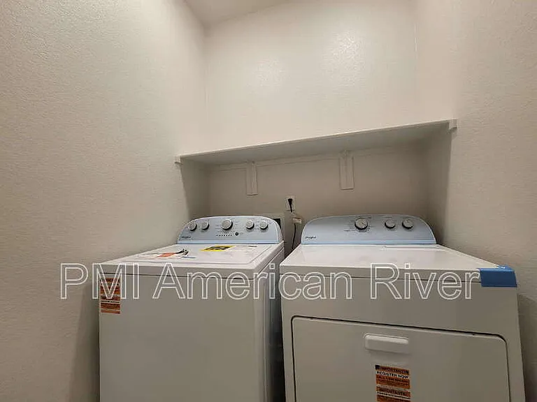5033 Rialto Dr — Photo 16