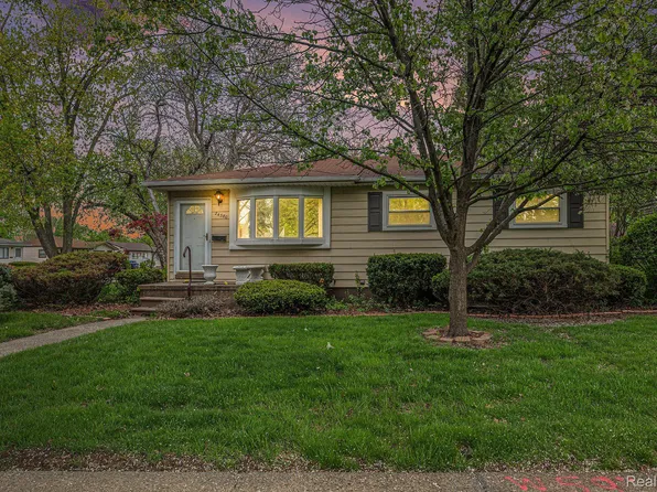 24380 Berry Ave, Warren, MI 48089
