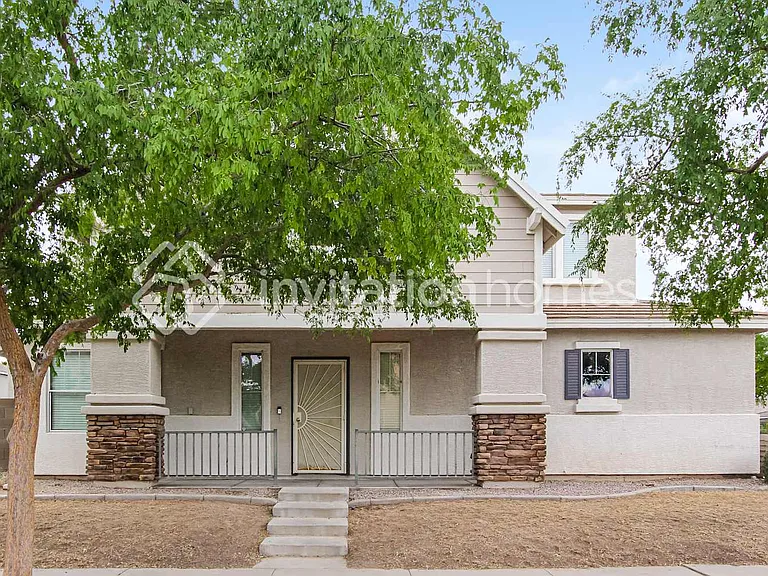 7421 S 40th Ln — Photo 1