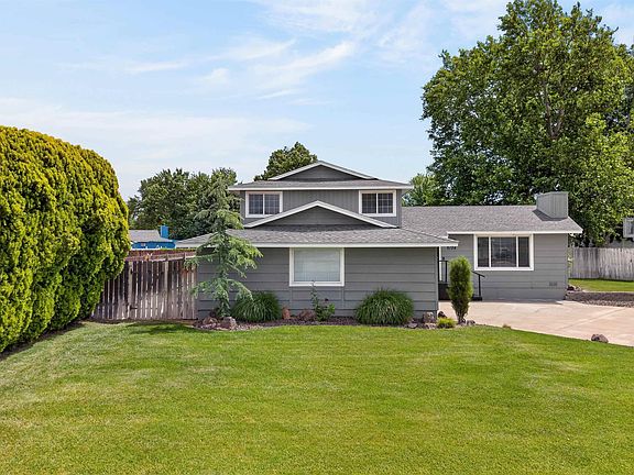 3rd image of 2134 Blue Jay Ln