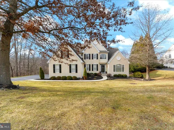 9 Old Barn Dr, West Chester, PA 19382