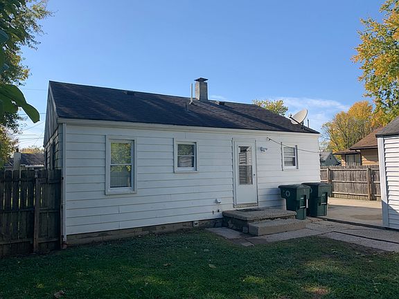 3rd image of 1924 E 17th St